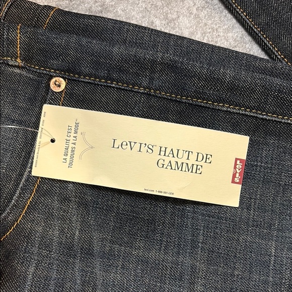 🔥 **Ultimate Chic: Levi's Premium City Boot Cut Jeans, size 26** 🔥 - Picture 2 of 14